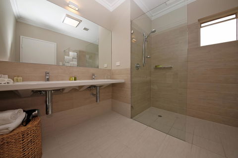 The Marina Hotel - Mindarie - Accommodation BNB 15