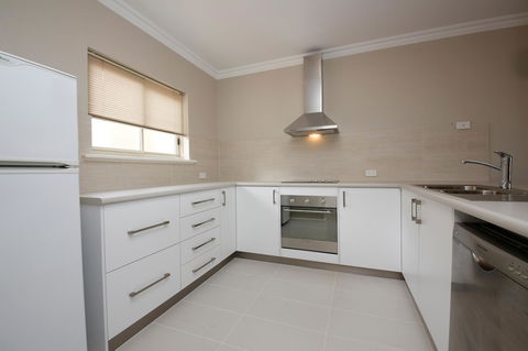 The Marina Hotel - Mindarie - Accommodation BNB 8