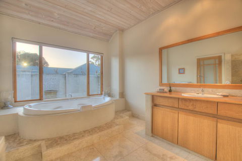 Moana Spa Villas - Prime Yallingup Location - Accommodation BNB 17