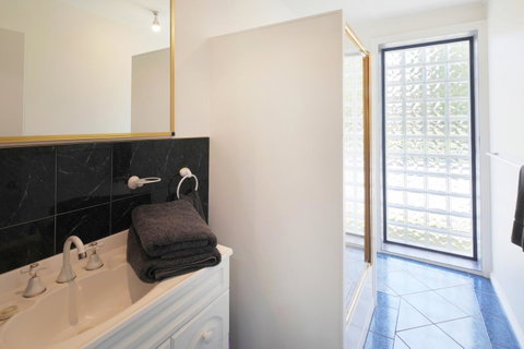 Georges Bay Apartments - Accommodation BNB 30