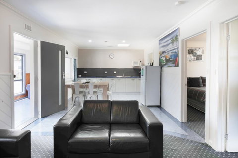 Georges Bay Apartments - Accommodation BNB 34