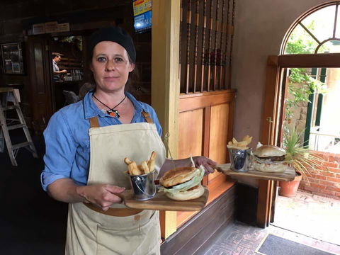 The Richmond Arms Hotel - Accommodation BNB 15