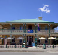 The Richmond Arms Hotel - Accommodation BNB
