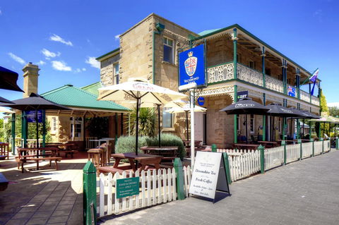The Richmond Arms Hotel - Accommodation BNB 1