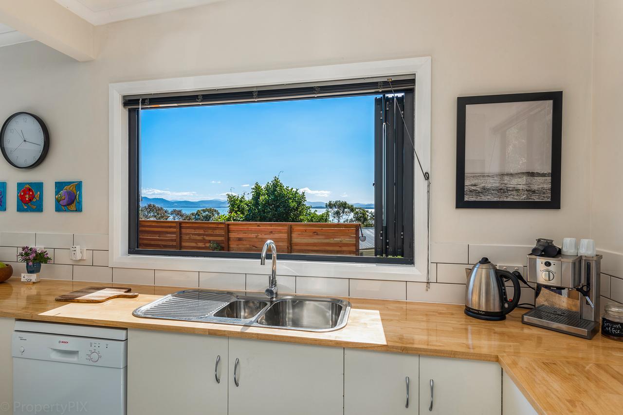 Carlton Beach TAS Accommodation BNB