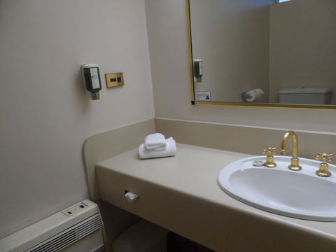 Commodore Regent - Accommodation BNB 44