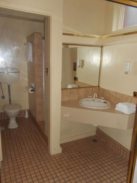 Commodore Regent - Accommodation BNB 34