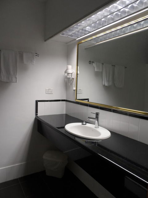Commodore Regent - Accommodation BNB 23