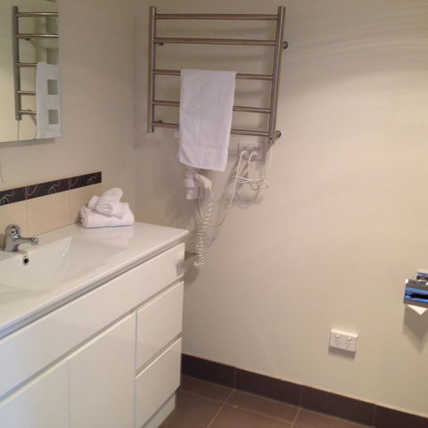 Commodore Regent - Accommodation BNB 9