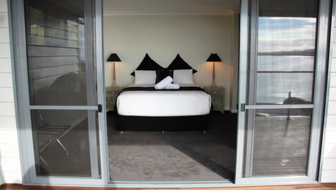 SEA EAGLE COTTAGE Amazing Views Of Bay Of Fires - Accommodation BNB 8