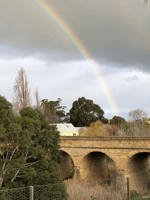 Richmond Bridge Accommodation â€œTwo The Bridgeâ€ - Accommodation BNB 0