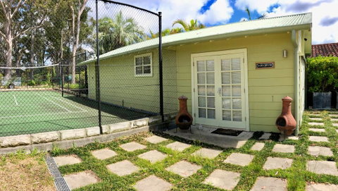 NEW: Tranquil Retreat -The Barn House Ingleside, Northern Beaches - Accommodation BNB 1