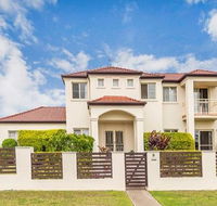 Nice home in the Regatta waters estate close to theme parks - Accommodation BNB