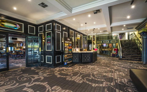 Nightcap At Skyways Hotel - Accommodation BNB 1