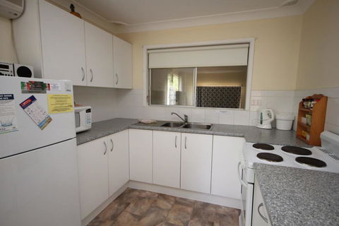 NORTH HAVEN SEA BREEZE - 9 David Campbell St , North Haven - Accommodation BNB 0
