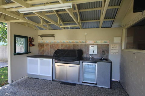 NORTH HEAVEN STATION 28 Alma St, North Haven - Accommodation BNB 3