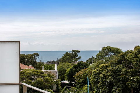 NORTH POINT RETREAT - MORNINGTON - Accommodation BNB 2