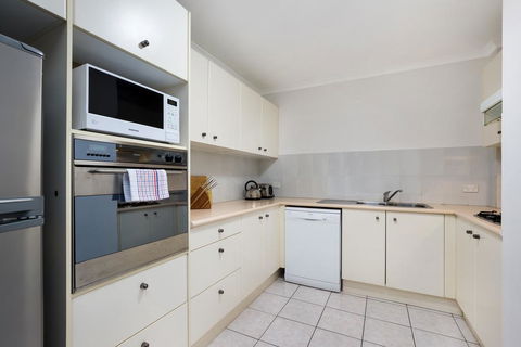 North Ryde Self Contained 2 Bed Apartment (37CULL) - Accommodation BNB 3