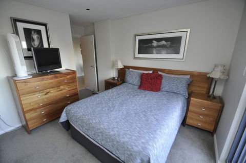 NORTH SYDNEY FULLY SELF CONTAINED MODERN 2 BED APARTMENT (16WAL) - Accommodation BNB 0