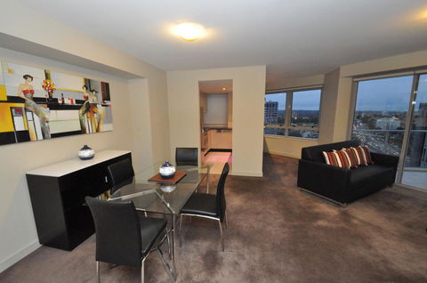 North Sydney Fully Self Contained Modern 2 Bed Apartment (2207BER) - Accommodation BNB 2