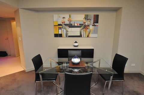 North Sydney Fully Self Contained Modern 2 Bed Apartment (2207BER) - Accommodation BNB 3