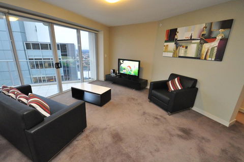 North Sydney Fully Self Contained Modern 2 Bed Apartment (2207BER) - Accommodation BNB 1