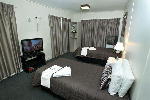 O'Sheas Windsor Hotel - Accommodation BNB 0