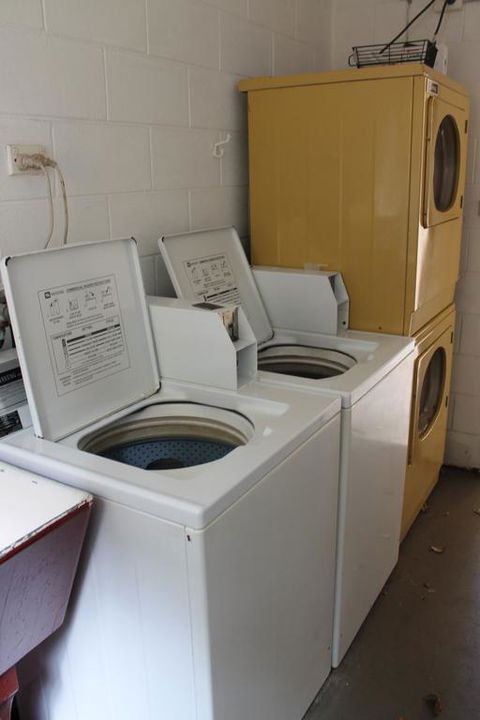 Oasis Inn Apartments - Accommodation BNB 3