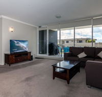 Oasis Unit 3/5 Laman Street - Accommodation BNB