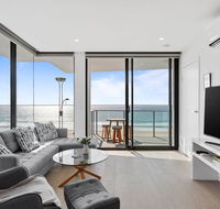 Ocean Views Apartment with Rooftop Pool - Accommodation BNB