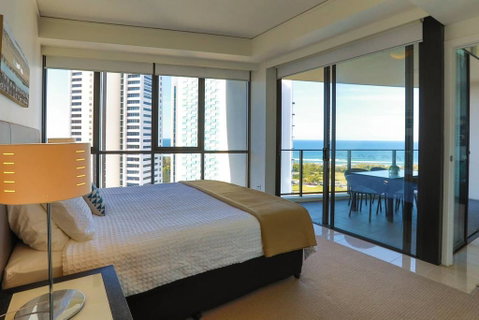Ocean Views In The Heart Of Broadbeach - Accommodation BNB 0