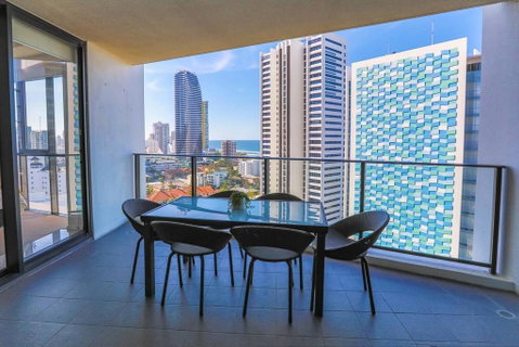 Ocean Views In The Heart Of Broadbeach - Accommodation BNB 3