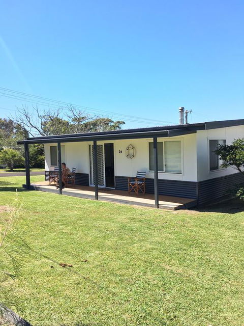 OceanWhispers Beach House - Accommodation BNB 3