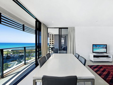 Oracle Resort Luxe Private 2 Bed - Tower 1 - Accommodation BNB 0