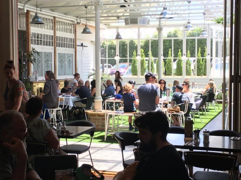 Oscars Hotel And Cafe Bar - Accommodation BNB 2