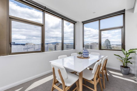 Oversized Luxe 1 Bedder - Amazing Barton - Gym - Accommodation BNB 3