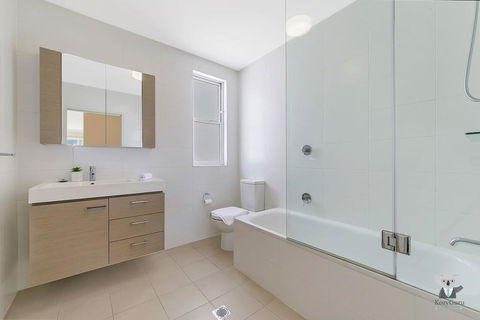 Parkland View Cosy 2 Beds APT+FREE Parking - Accommodation BNB 3