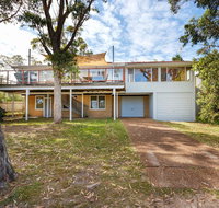 Pet Friendly 4 Bedroom Holiday Home - River Views - Accommodation BNB