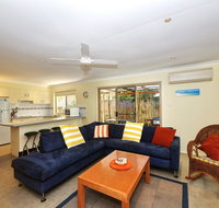 Pet Friendly Beach Home - Accommodation BNB