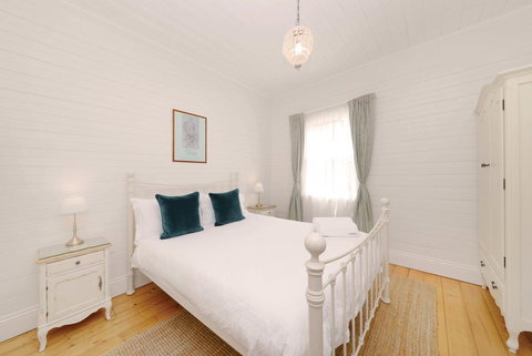 Poet's Cottage - Fireplace, Close To Treks - Accommodation BNB 3