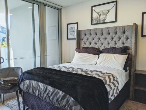 Presidential 3-bed 2-bath, Balcony, With Pool Included - Accommodation BNB 0