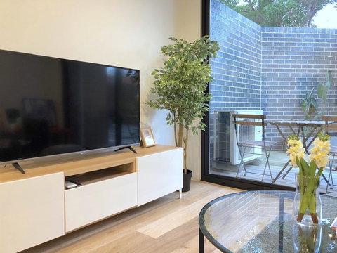 Pride Bentleigh Apartment With Private Garden - Accommodation BNB 2