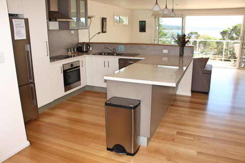 Quarterdeck Apartment - Accommodation BNB 3