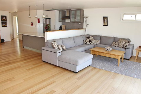 Quarterdeck Apartment - Accommodation BNB 1