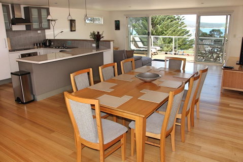 Quarterdeck Apartment - Accommodation BNB 2