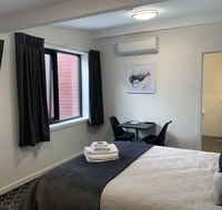 Queens Arms Hotel - Accommodation BNB