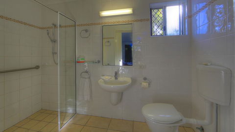 Queens Beach Tourist Village - Accommodation BNB 3