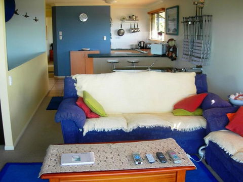 Rainbow Breezes 4 - Rainbow Beach, Townhouse With Breath-taking Ocean Views To Fraser Island - Accommodation BNB 0