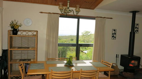 Ravensbourne Escape - Cedar Lodge - Accommodation BNB 2