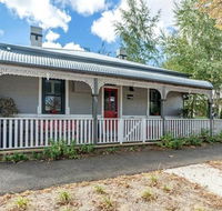 Red Door Cottage of Orange - Heritage Home - Accommodation BNB